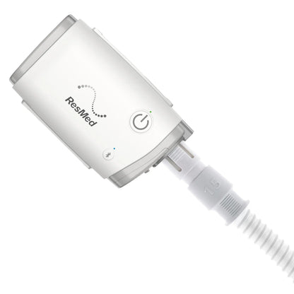 Image that shows the machine connected with the tube. 